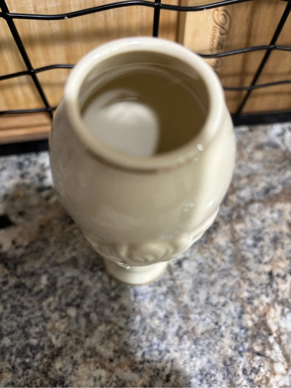 Lenox Ivory Ceramic Rose Bud Vase with Gold Trim 6